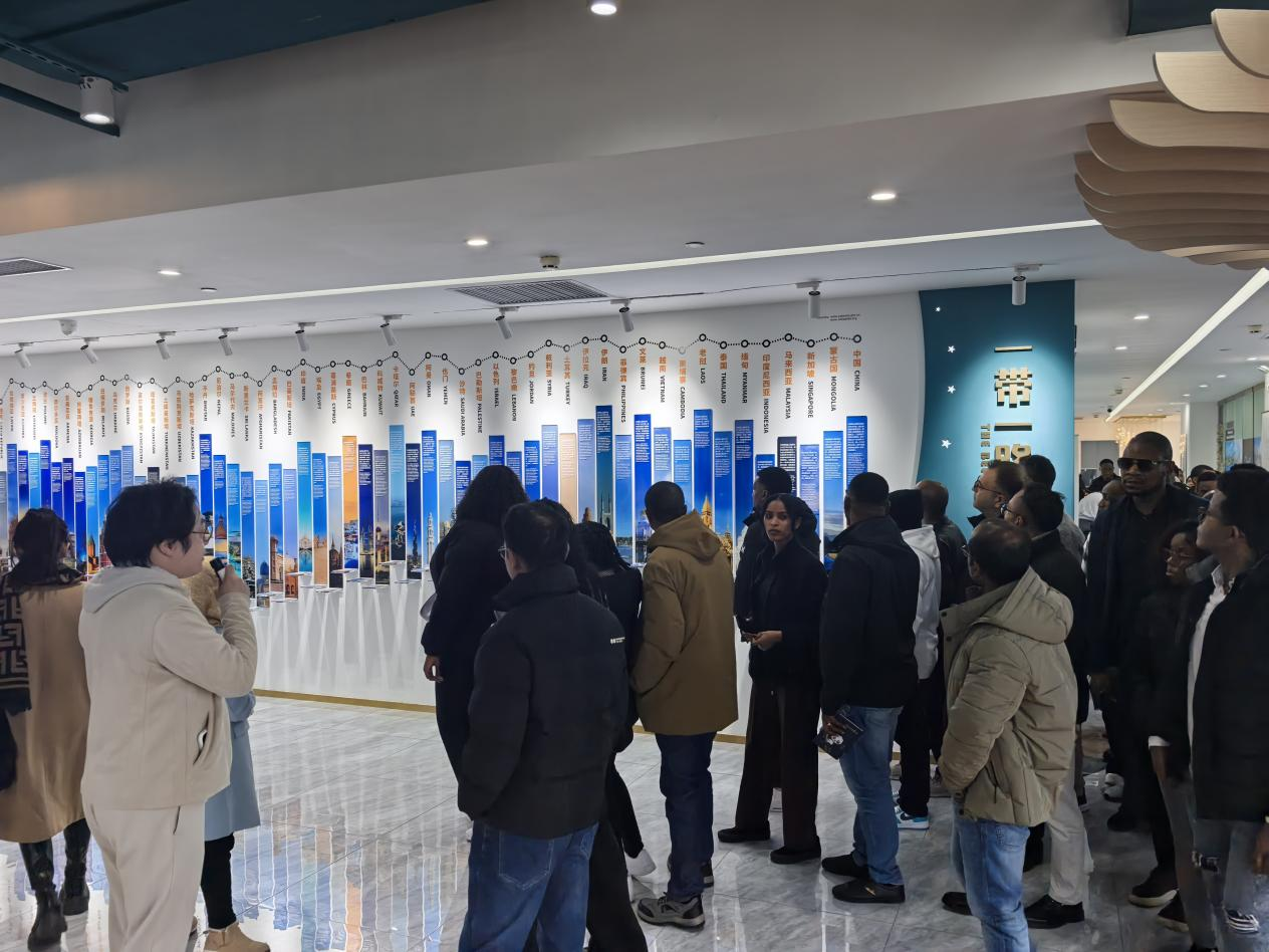 丝路伙伴贸易交流会在深举办 共探“一带一路”经贸新机遇